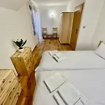 Dom Na Zboczu Gory Villa *
