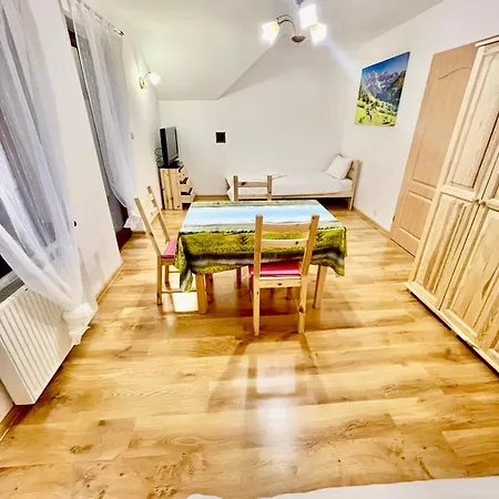 فيلة Dom Na Zboczu Gory برينا