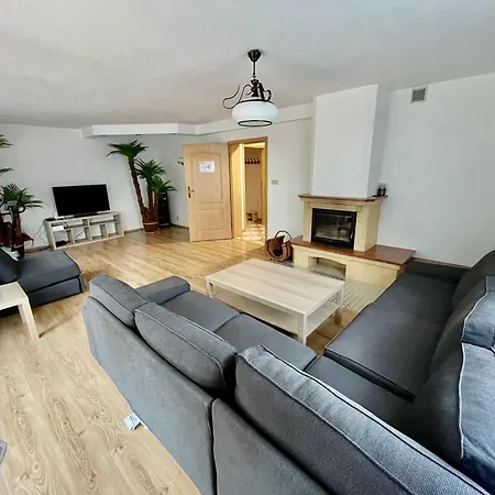 Dom Na Zboczu Gory فيلة *