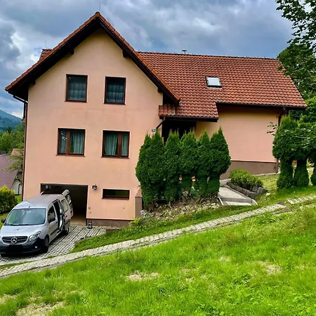 Dom Na Zboczu Góry Willa