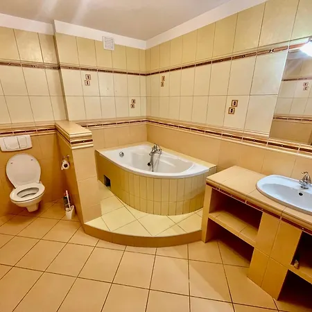 Dom Na Zboczu Góry * Brenna