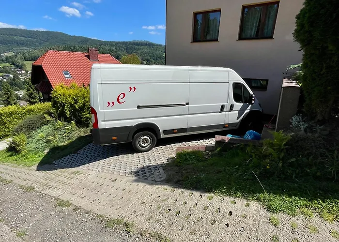 Dom Na Zboczu Gory Brenna