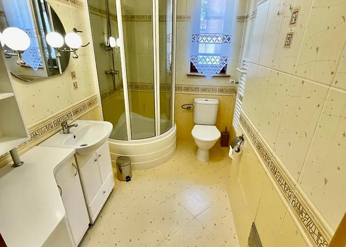 Dom Na Zboczu Gory Vila Brenna